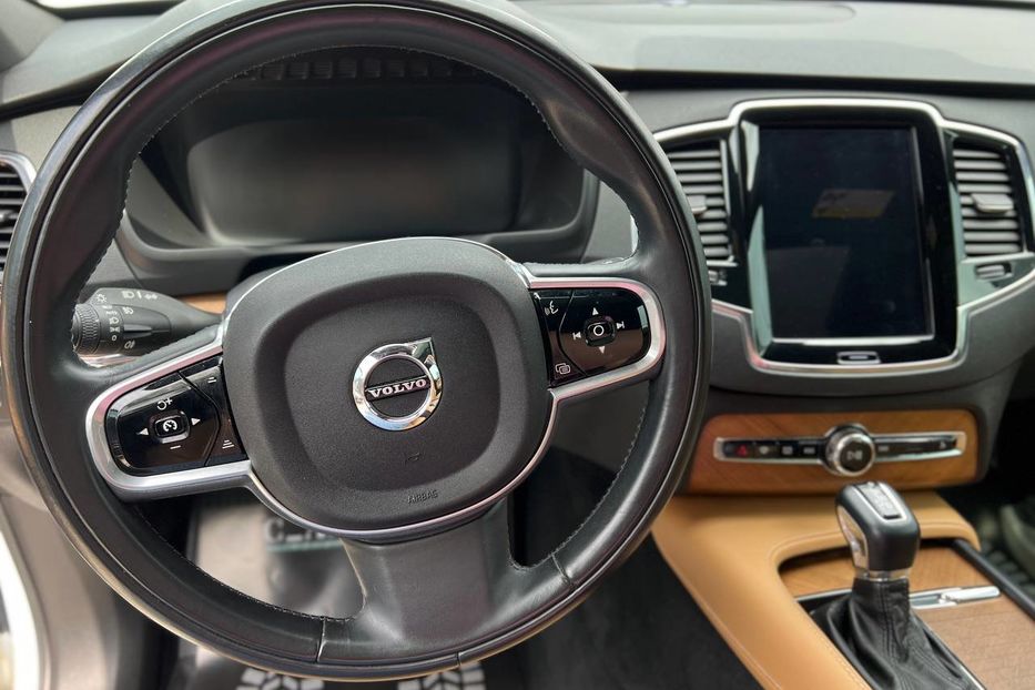 Продам Volvo XC90 2017 года в Черновцах