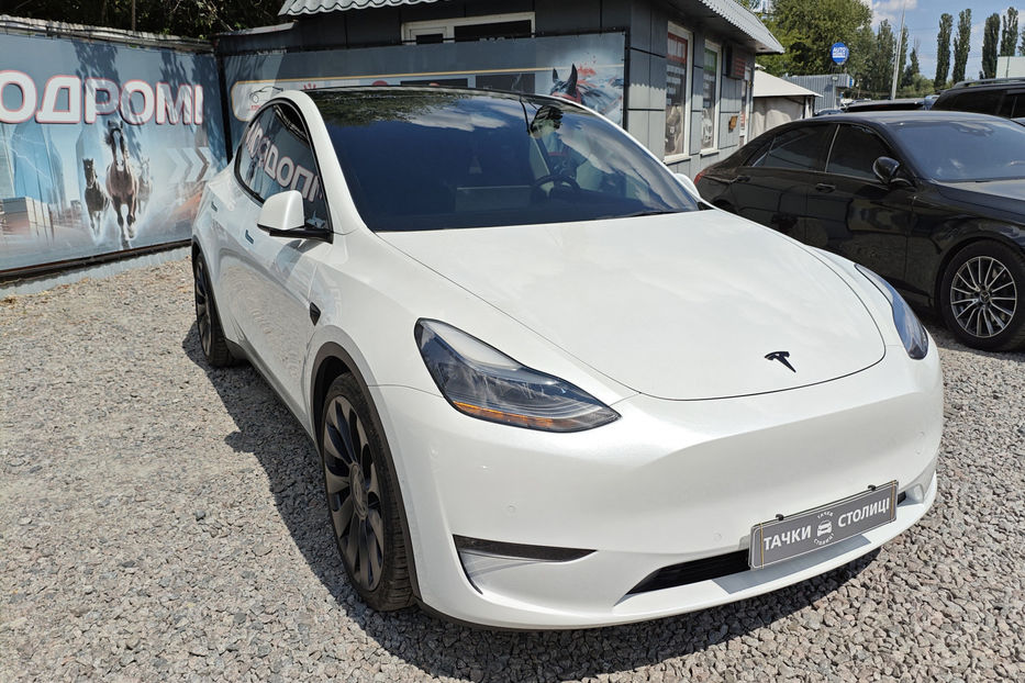 Продам Tesla Model Y 2021 года в Киеве