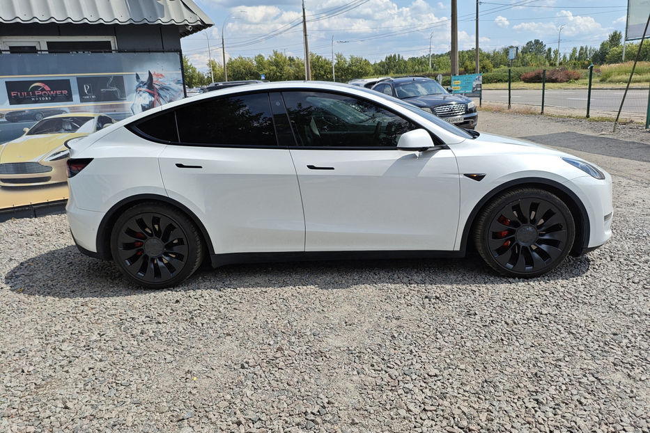 Продам Tesla Model Y 2021 года в Киеве