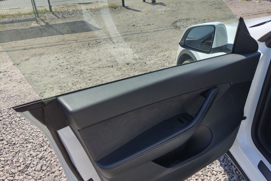 Продам Tesla Model Y 2021 года в Киеве