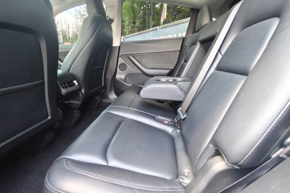 Продам Tesla Model Y 2021 года в Киеве