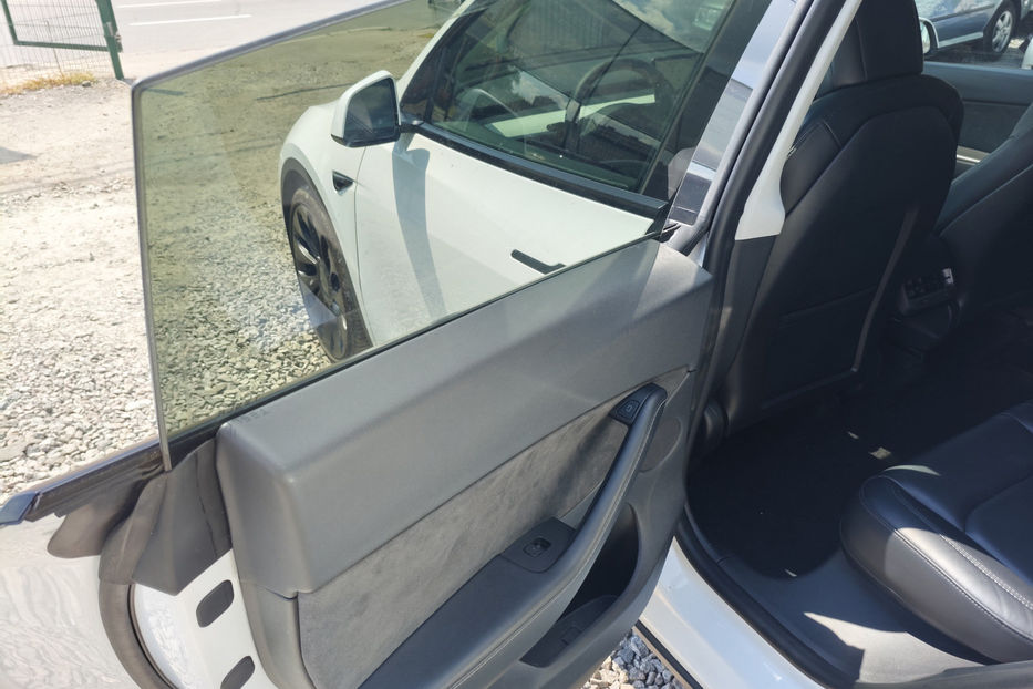 Продам Tesla Model Y 2021 года в Киеве