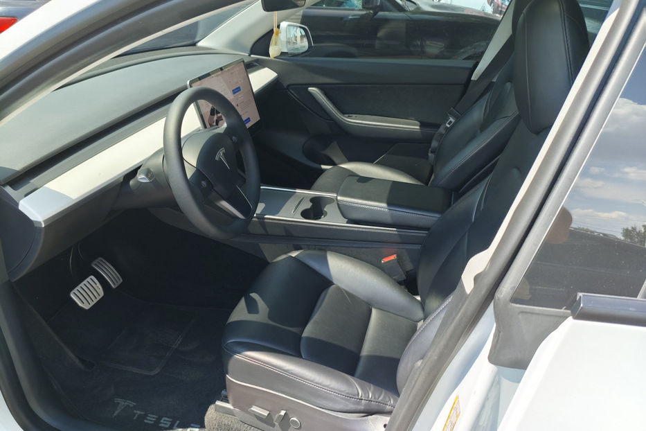 Продам Tesla Model Y 2021 года в Киеве