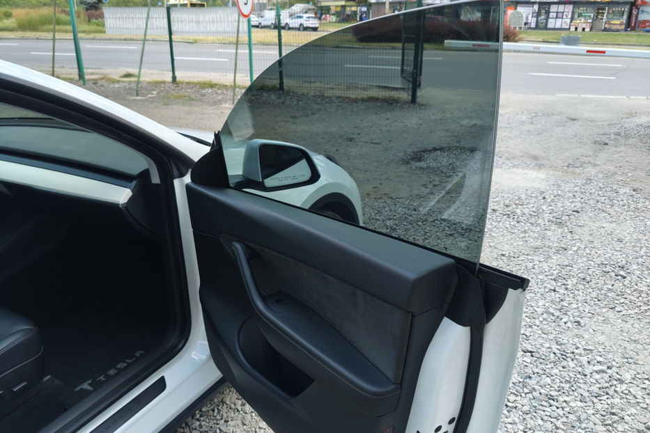 Продам Tesla Model Y 2021 года в Киеве