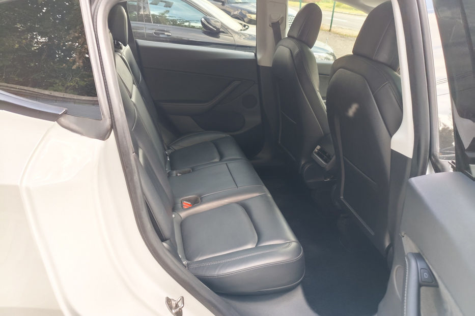 Продам Tesla Model Y 2021 года в Киеве