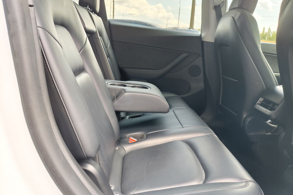 Продам Tesla Model Y 2021 года в Киеве