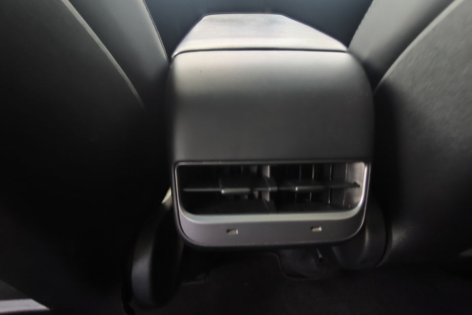 Продам Tesla Model Y 2021 года в Киеве