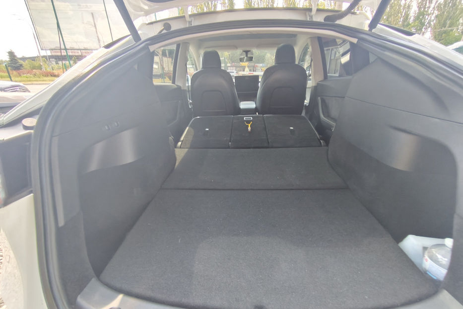 Продам Tesla Model Y 2021 года в Киеве