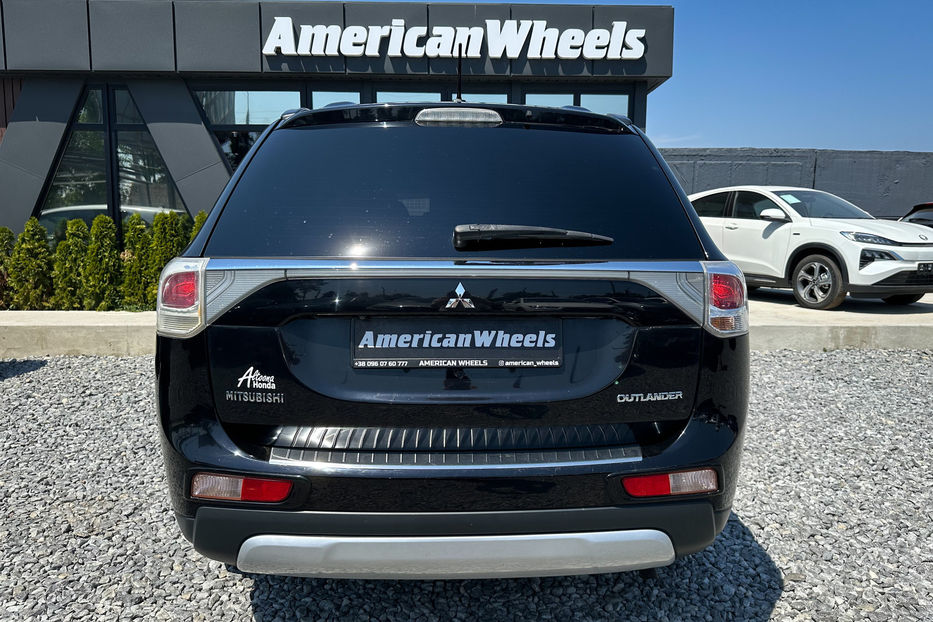 Продам Mitsubishi Outlander SE 2014 года в Черновцах
