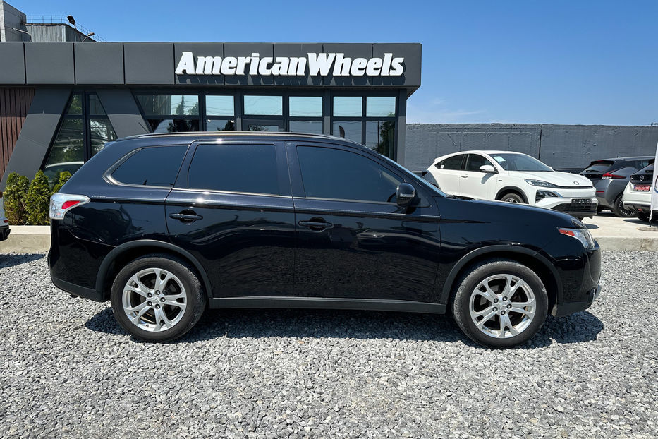 Продам Mitsubishi Outlander SE 2014 года в Черновцах