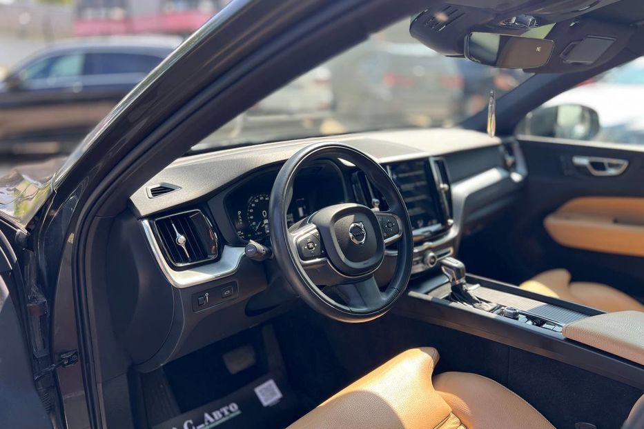 Продам Volvo XC60 2018 года в Черновцах