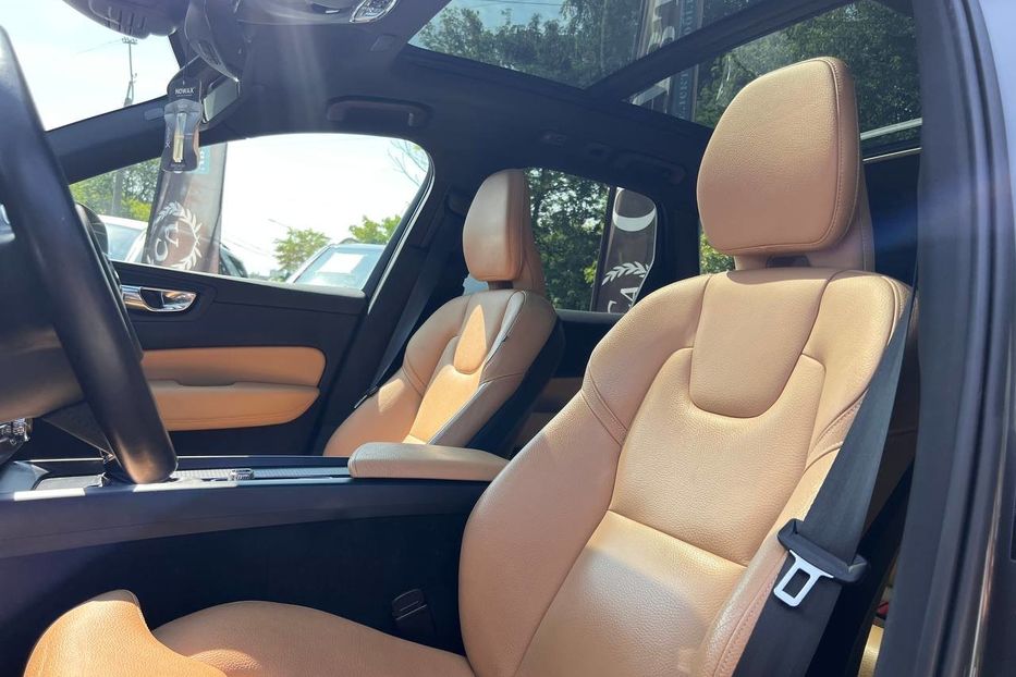 Продам Volvo XC60 2018 года в Черновцах