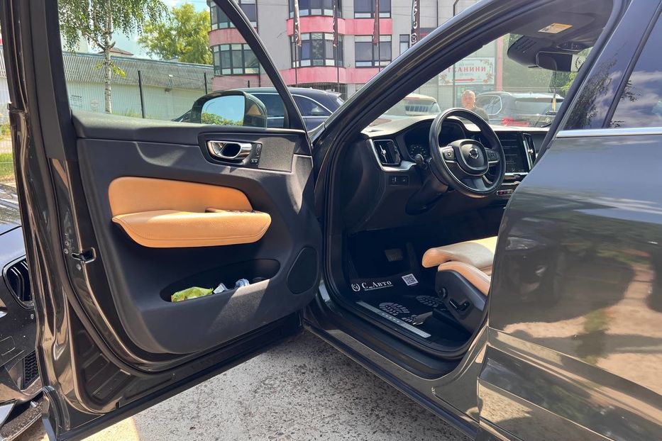 Продам Volvo XC60 2018 года в Черновцах
