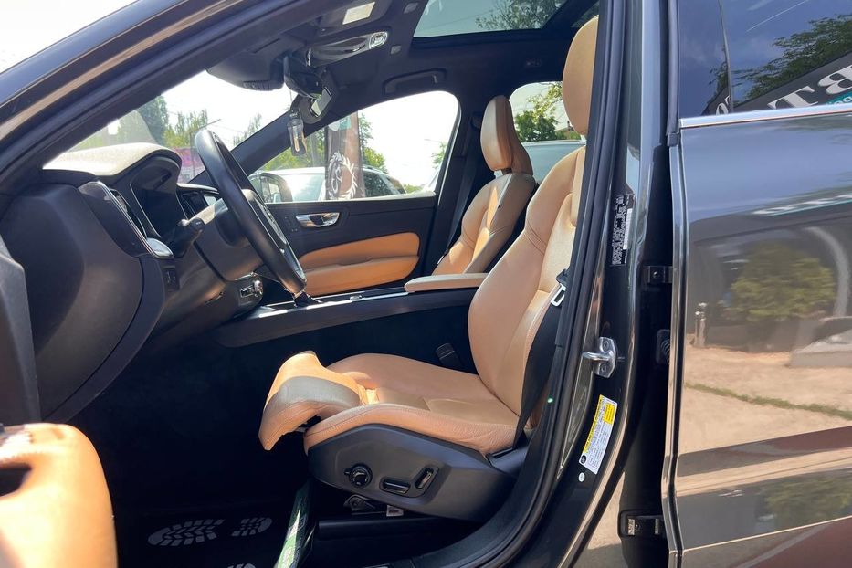 Продам Volvo XC60 2018 года в Черновцах