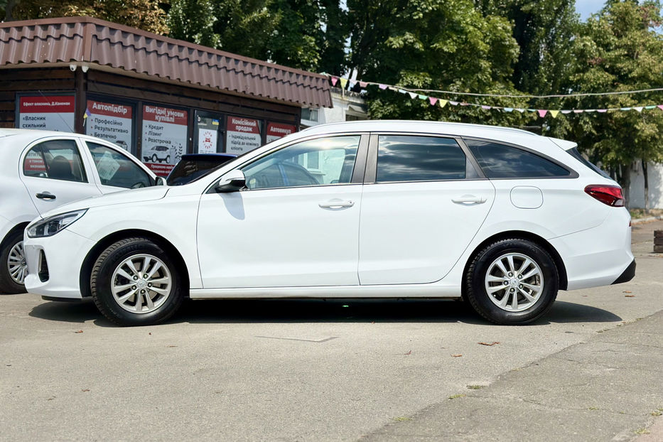 Продам Hyundai i30  2017 года в Киеве