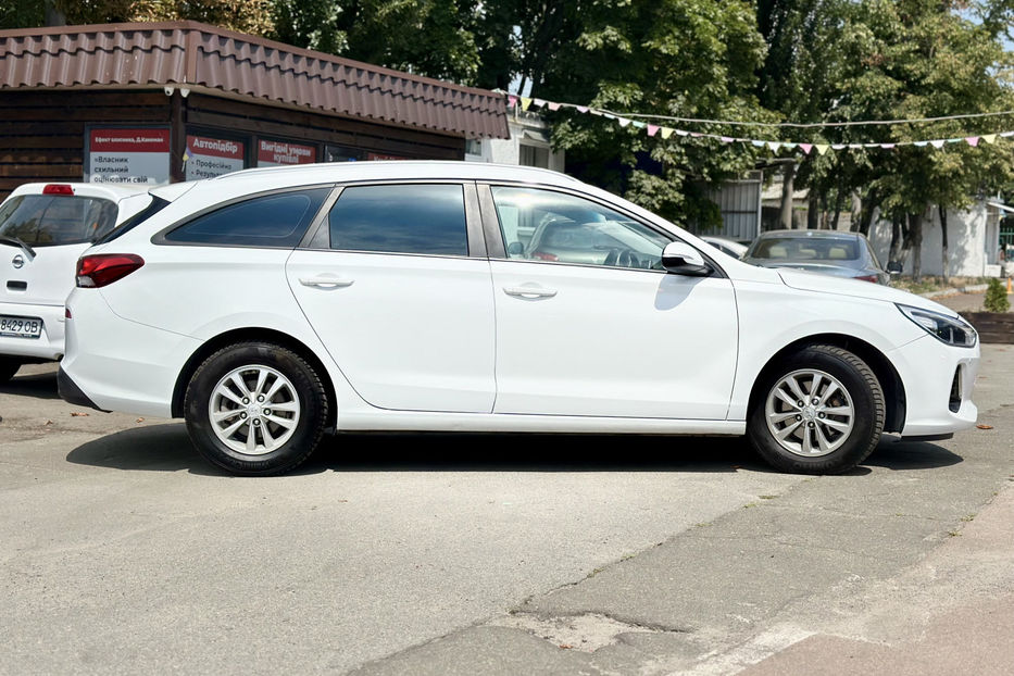 Продам Hyundai i30  2017 года в Киеве