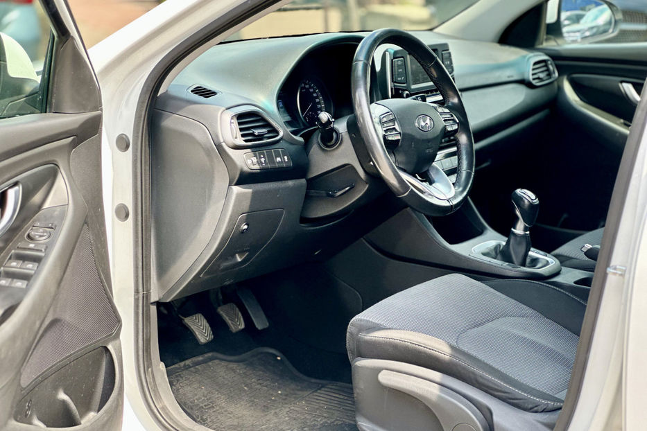 Продам Hyundai i30  2017 года в Киеве