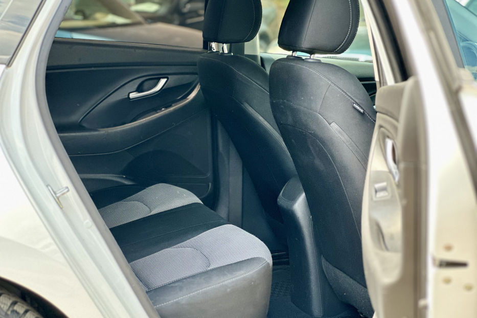 Продам Hyundai i30  2017 года в Киеве