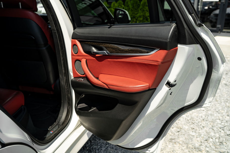 Продам BMW X6 50I Xdrive 2015 года в Черновцах