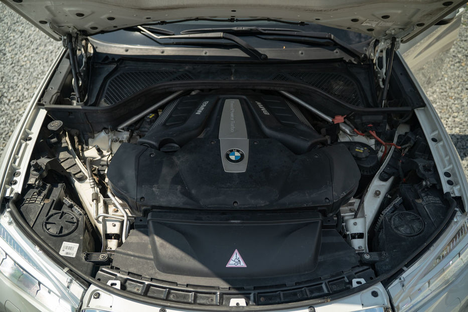 Продам BMW X6 50I Xdrive 2015 года в Черновцах