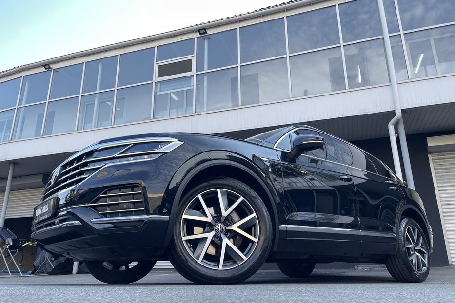 Продам Volkswagen Touareg 2021 года в Киеве