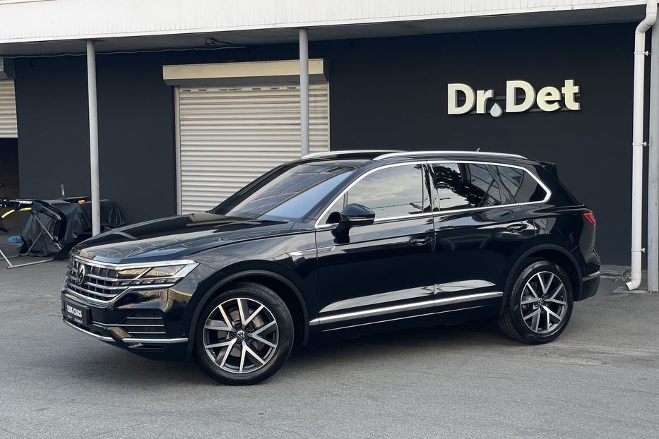 Продам Volkswagen Touareg 2021 года в Киеве
