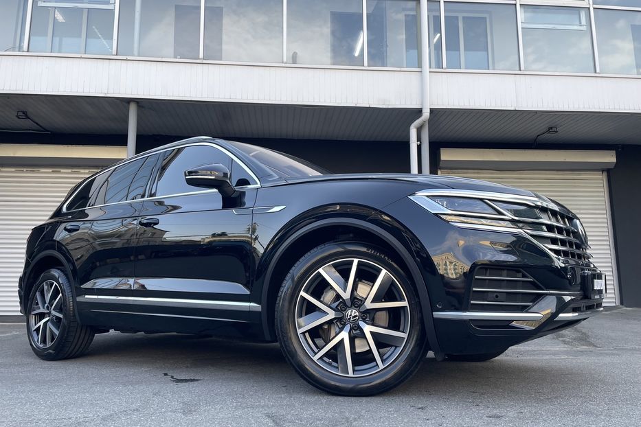 Продам Volkswagen Touareg 2021 года в Киеве