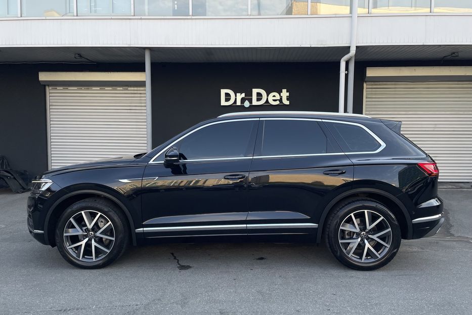 Продам Volkswagen Touareg 2021 года в Киеве