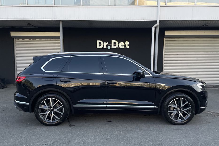 Продам Volkswagen Touareg 2021 года в Киеве
