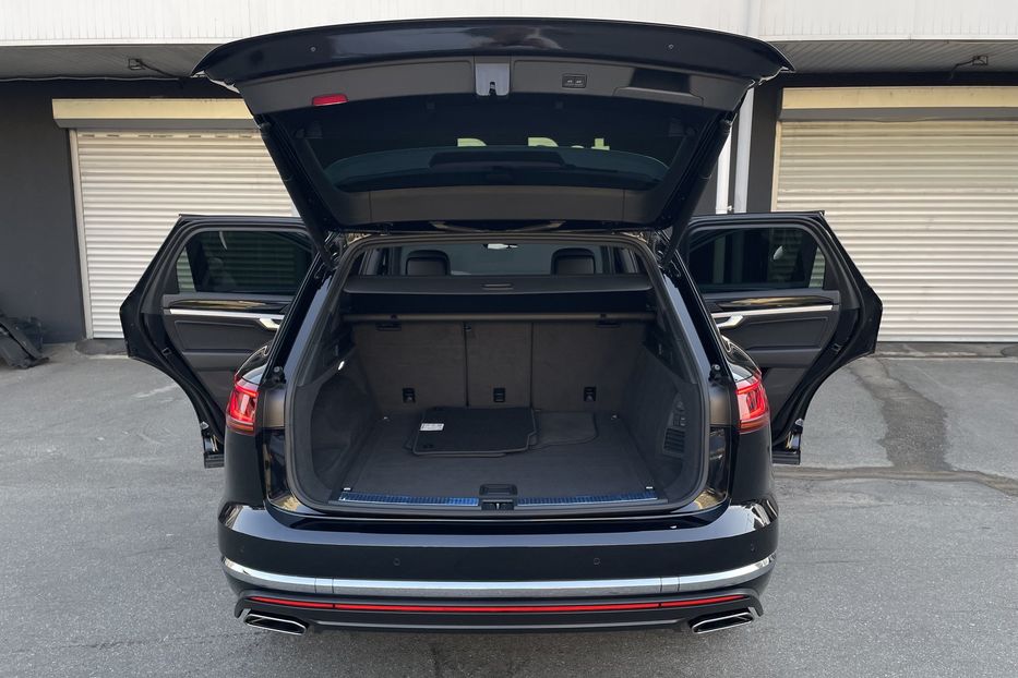 Продам Volkswagen Touareg 2021 года в Киеве