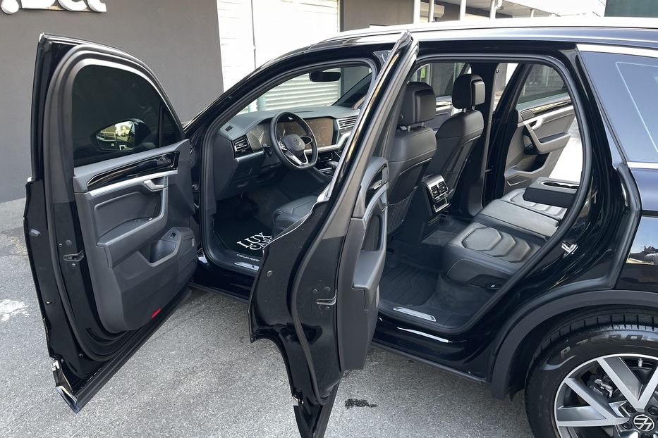 Продам Volkswagen Touareg 2021 года в Киеве
