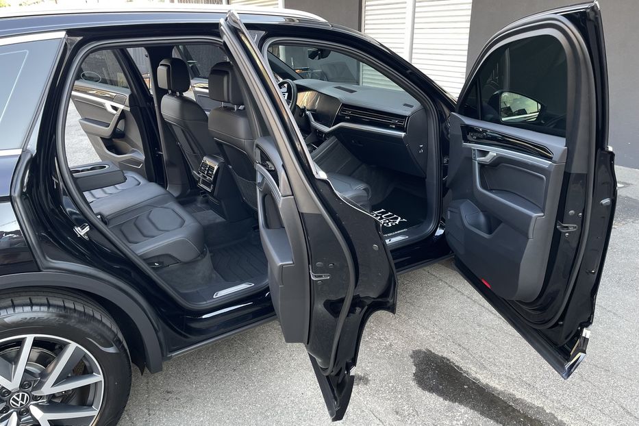 Продам Volkswagen Touareg 2021 года в Киеве