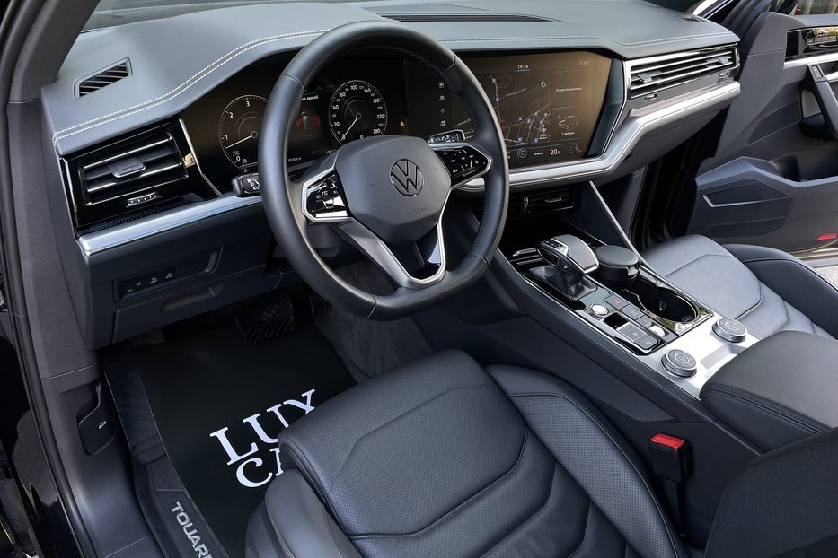 Продам Volkswagen Touareg 2021 года в Киеве
