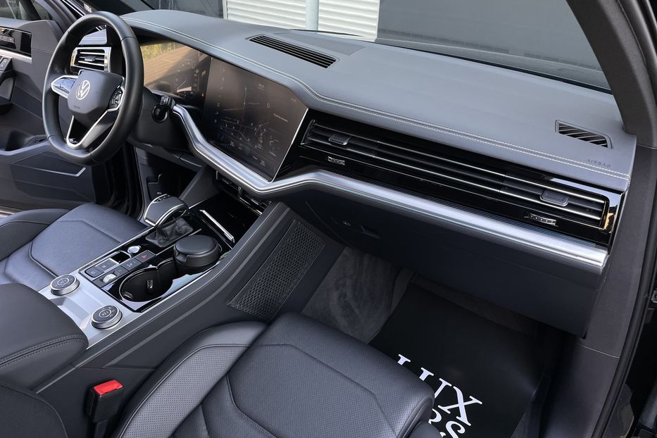 Продам Volkswagen Touareg 2021 года в Киеве