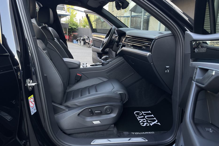 Продам Volkswagen Touareg 2021 года в Киеве