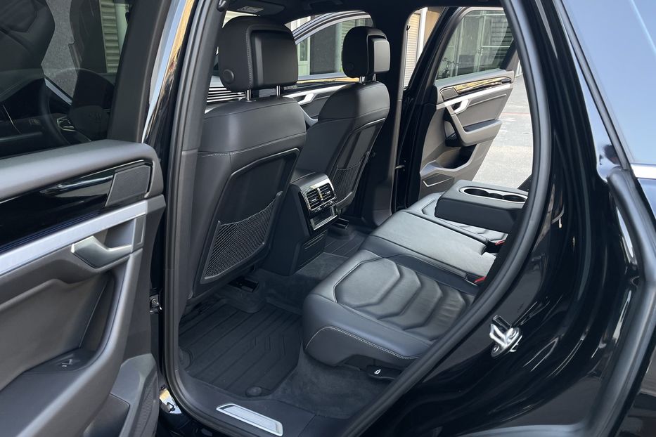 Продам Volkswagen Touareg 2021 года в Киеве