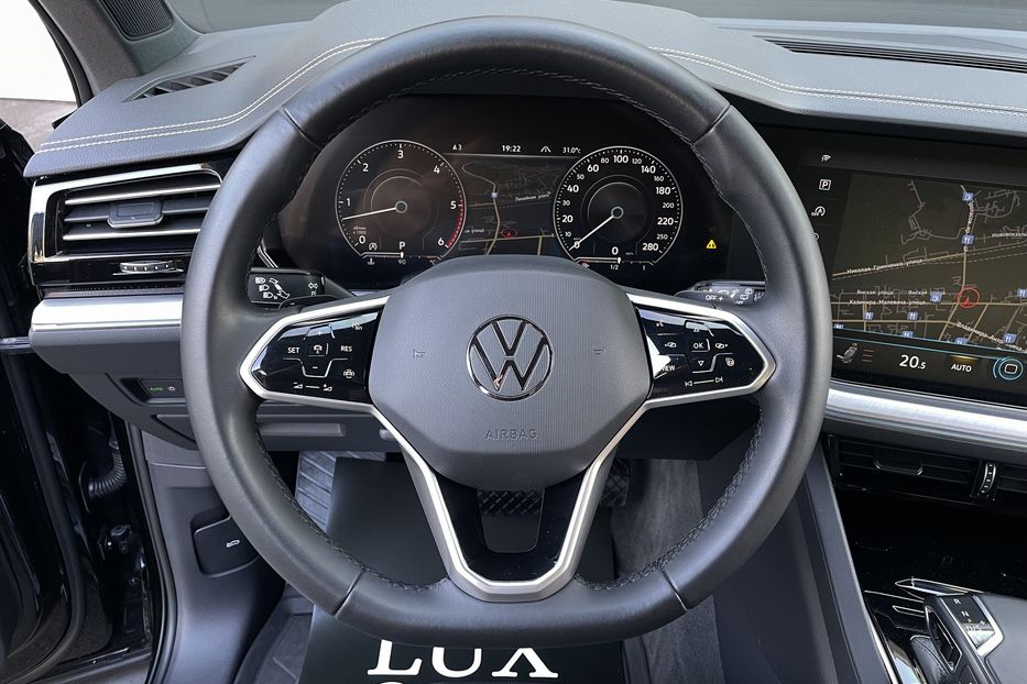 Продам Volkswagen Touareg 2021 года в Киеве