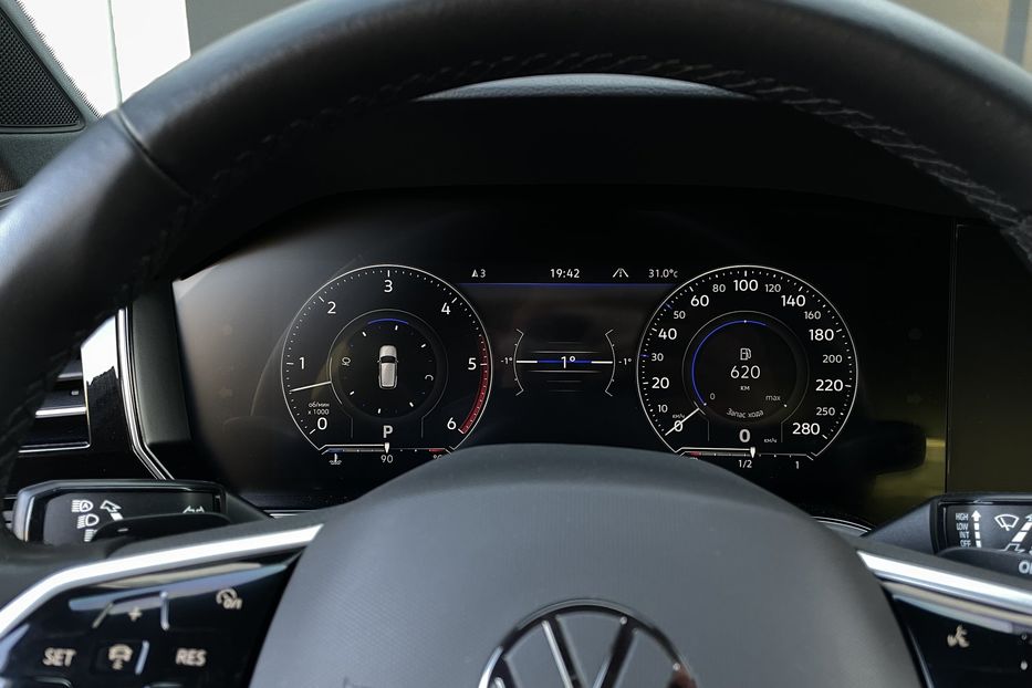 Продам Volkswagen Touareg 2021 года в Киеве