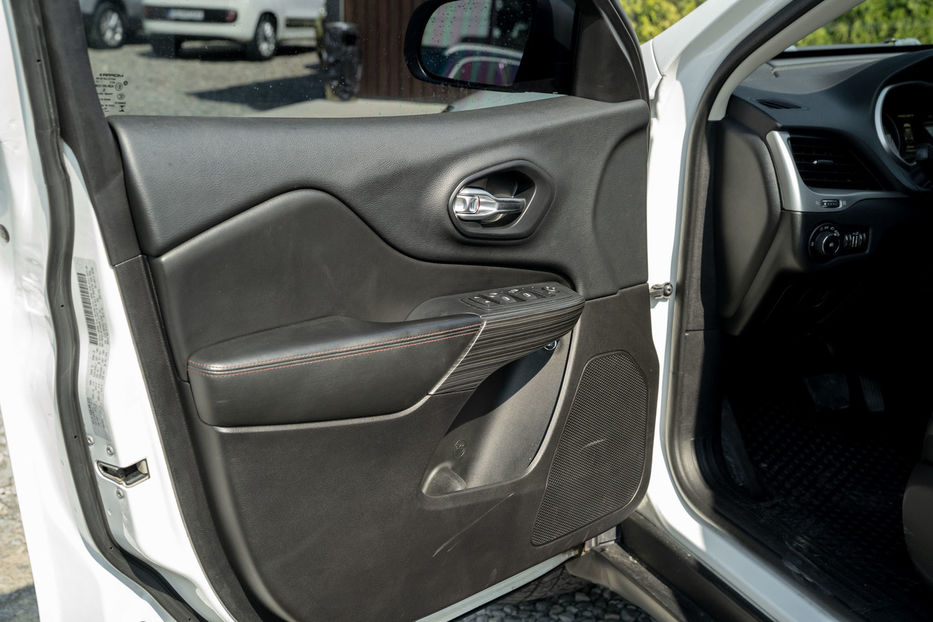 Продам Jeep Cherokee Trailhawk 2015 года в Черновцах