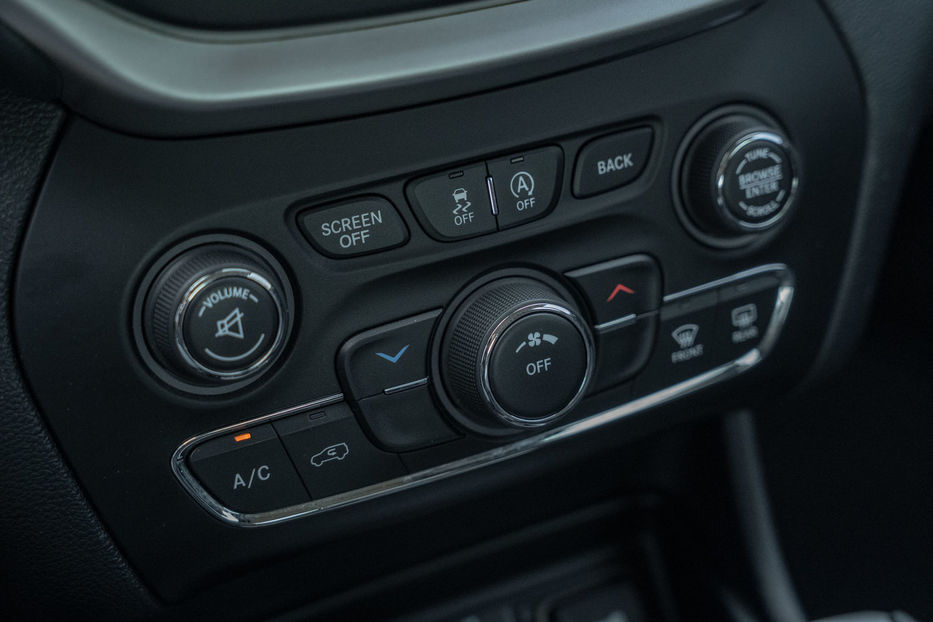 Продам Jeep Cherokee Trailhawk 2015 года в Черновцах