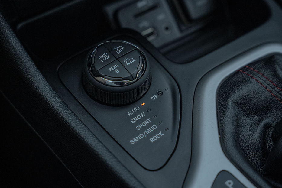 Продам Jeep Cherokee Trailhawk 2015 года в Черновцах