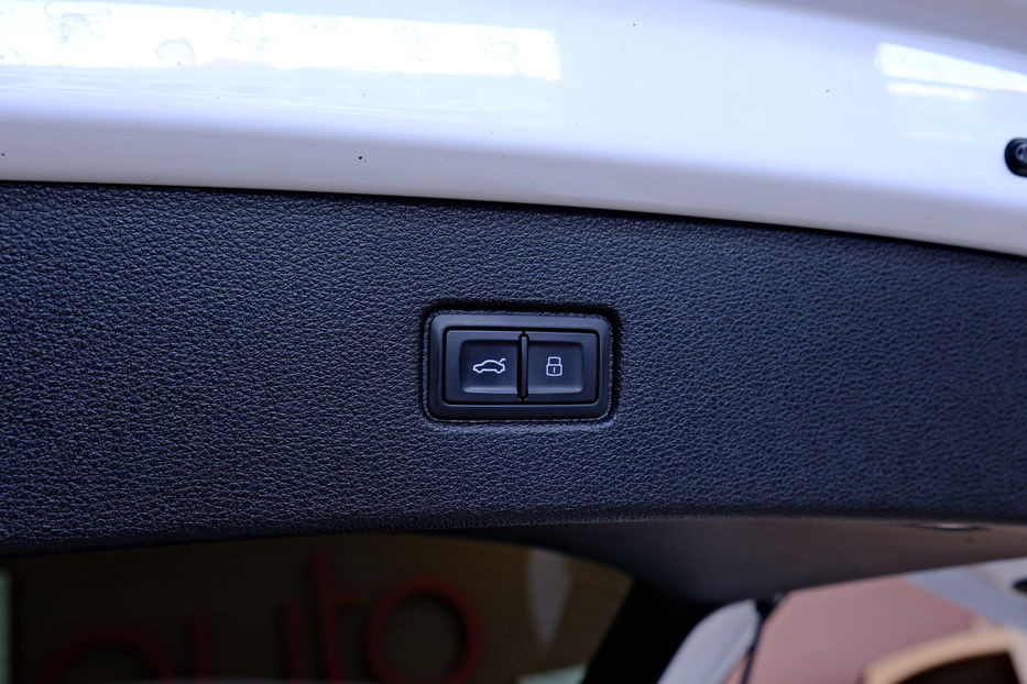 Продам Audi Q7 2016 года в Одессе