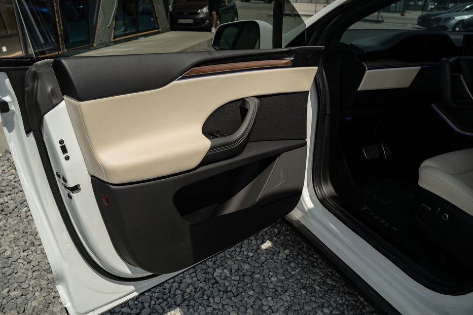 Продам Tesla Model X 2023 года в Черновцах