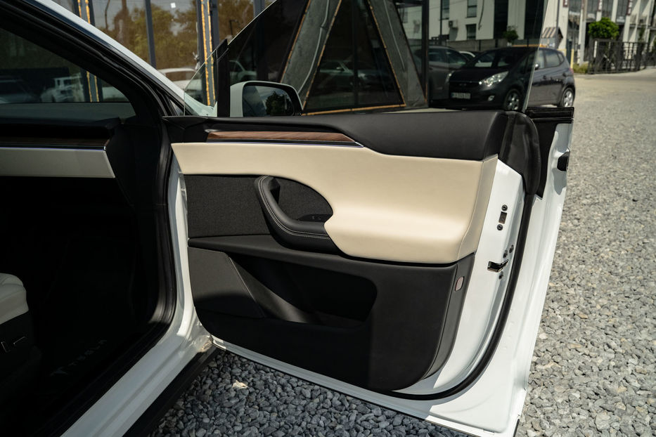 Продам Tesla Model X 2023 года в Черновцах