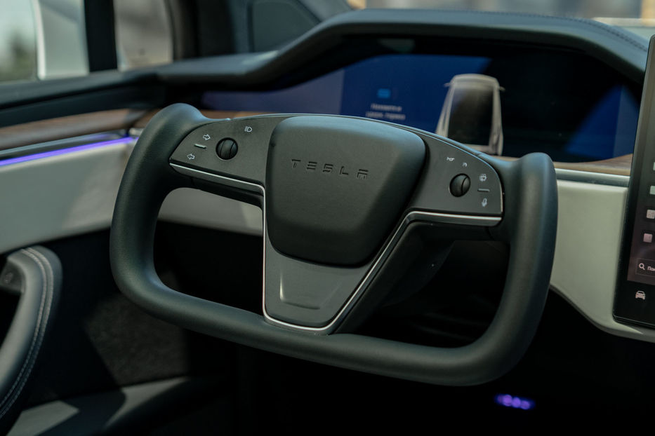 Продам Tesla Model X 2023 года в Черновцах