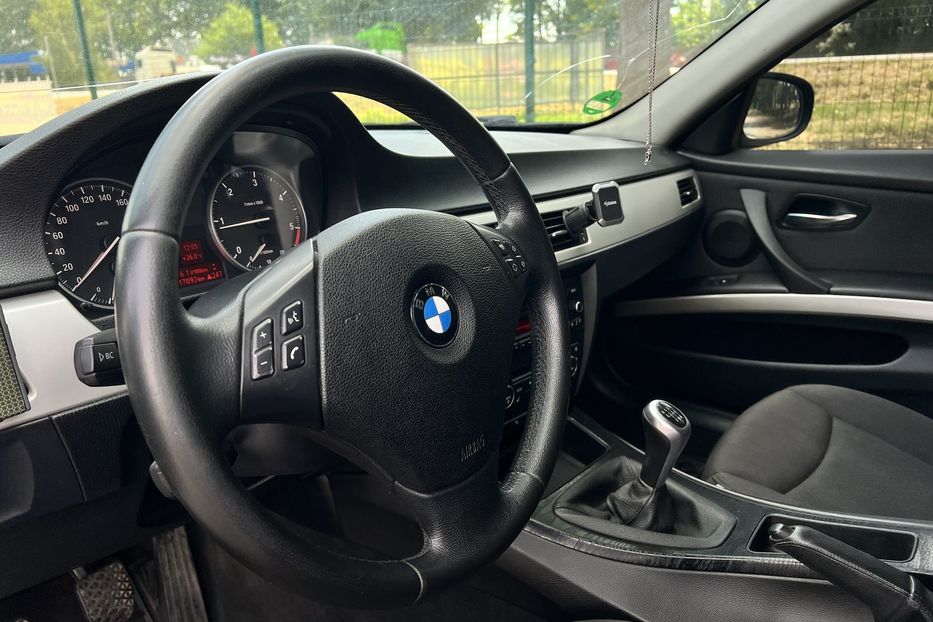 Продам BMW 318 Е91 2012 года в г. Умань, Черкасская область