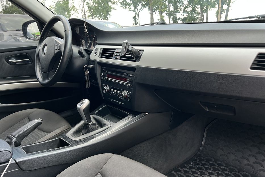 Продам BMW 318 Е91 2012 года в г. Умань, Черкасская область