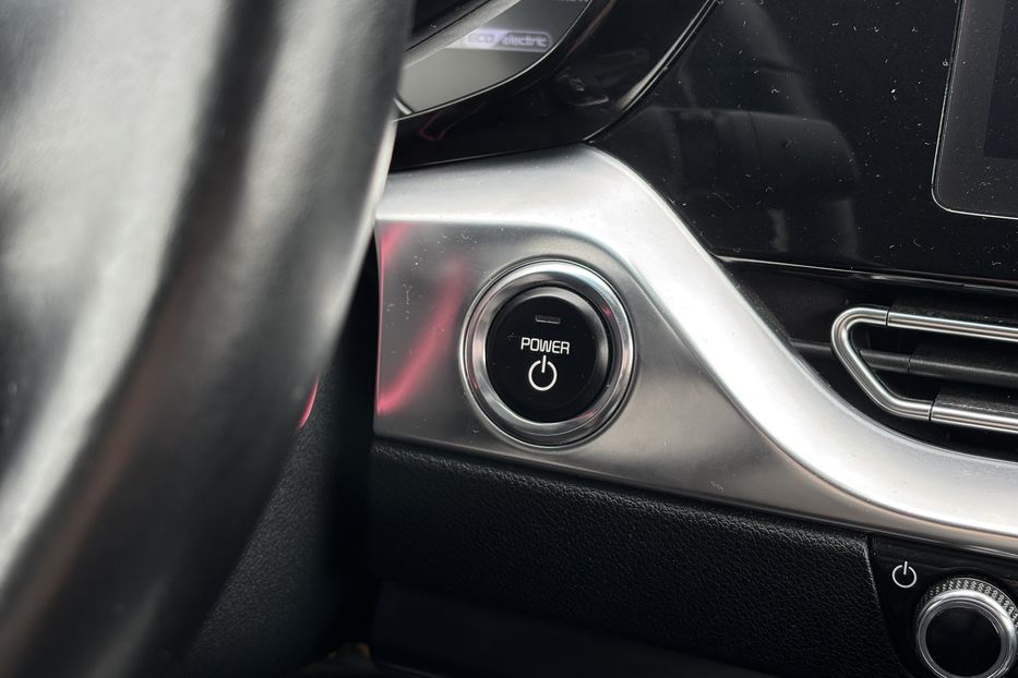 Продам Kia Niro 64квт 2021 года в Львове