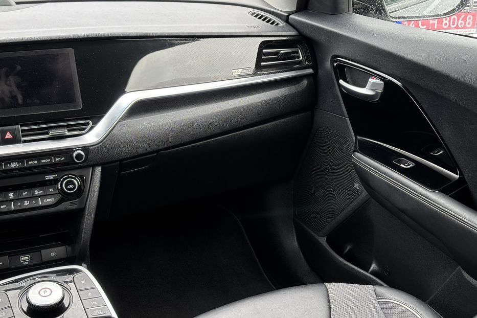 Продам Kia Niro 64квт 2021 года в Львове