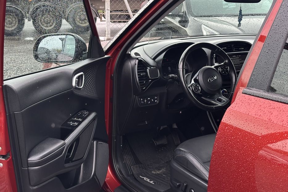 Продам Kia Soul  64kWh Executive Line 2020 года в Львове